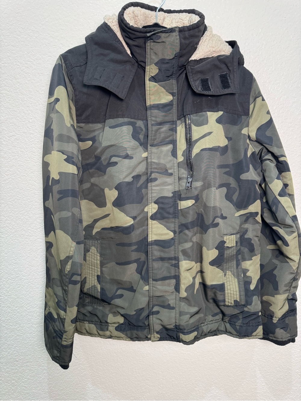 Hollister Mens Medium Camo Sherpa Lined All Weather Hooded Jacket Coat